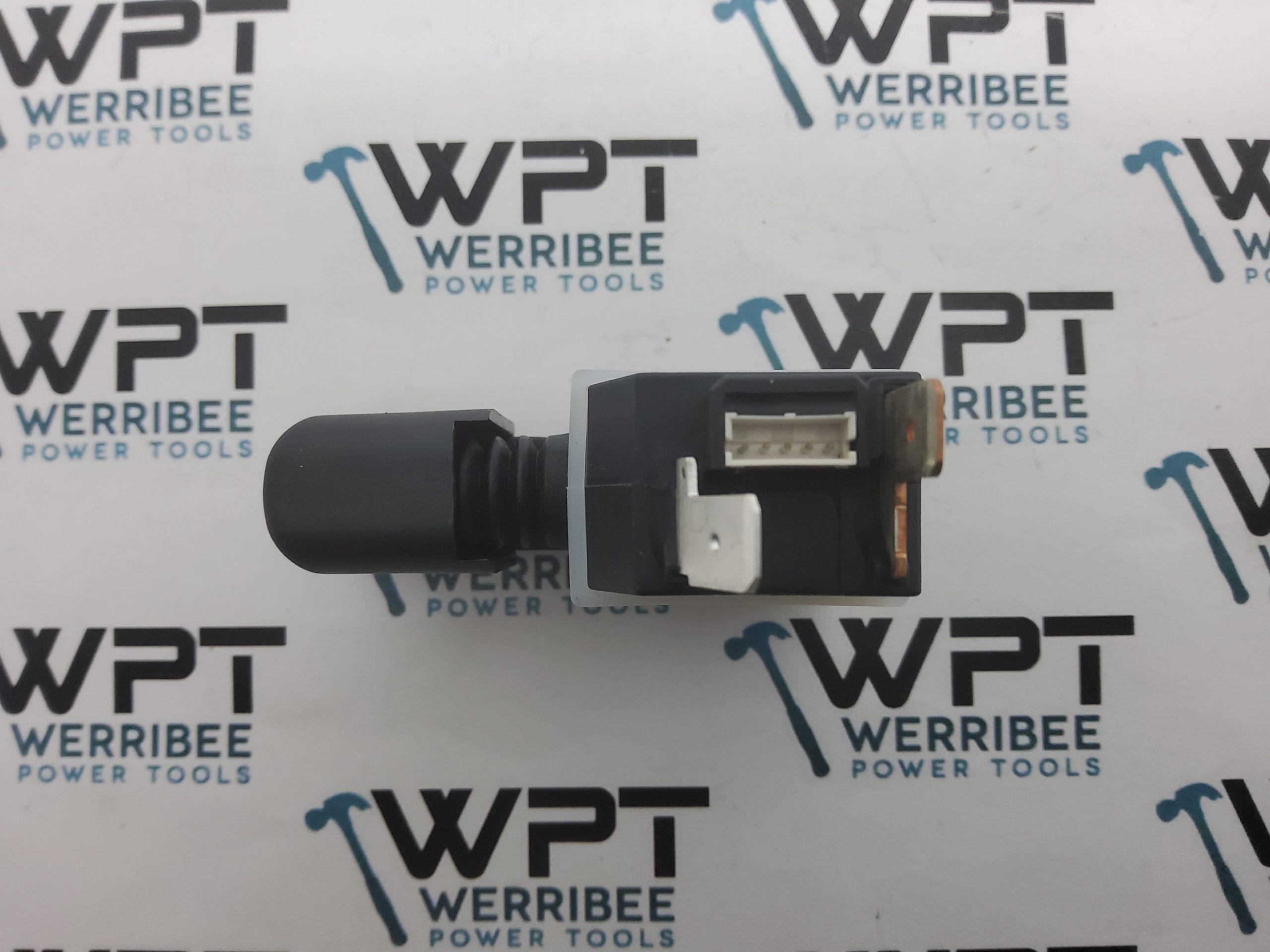 Makita Switch 143416-7 - Image 3